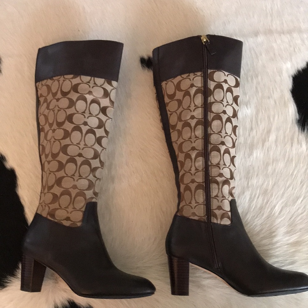 Coach leather boots with coach logo size 8 - Picture 2 of 4